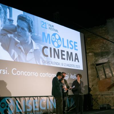 Per La Sezione Percorsi. Cortometraggi Italiani La Giuria Composta Da Antonella Di Nocera Niccol Gentili E Giovanni Gifuni Ha Assegnato Il Primo Premio Per Il Miglior Cortometraggio Italiano A Sciaraballa Di Mino